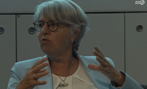 Elisabeth Baume-Schneider à une table ronde sur la place de l’Arc jurassien dans la politique suisse